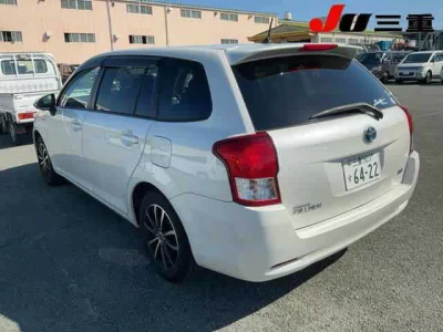 TOYOTA COROLLA FIELDER 2