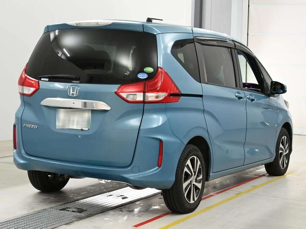 Honda Freed  с аукциона в Японии