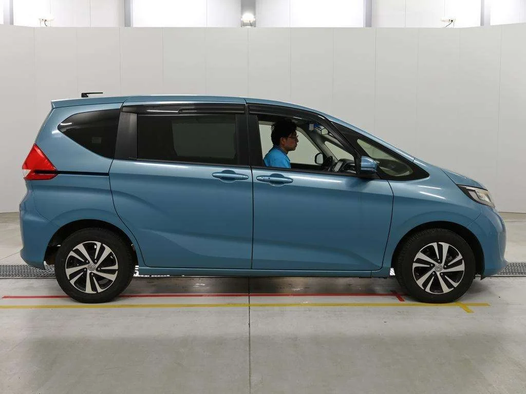 Honda Freed  с аукциона в Японии