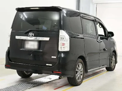 Статистика аукционов Toyota Voxy