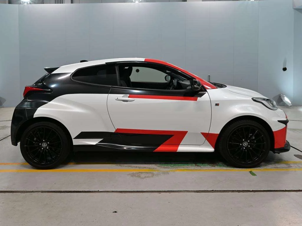 Toyota GR Yaris  с аукциона в Японии