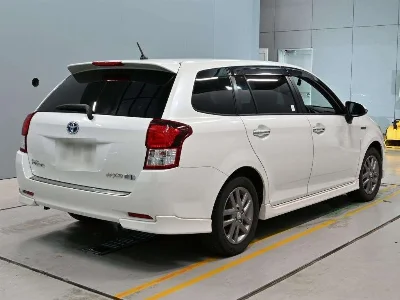 TOYOTA COROLLA FIELDER 2