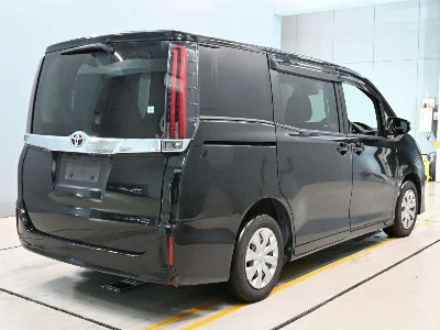 TOYOTA NOAH 2