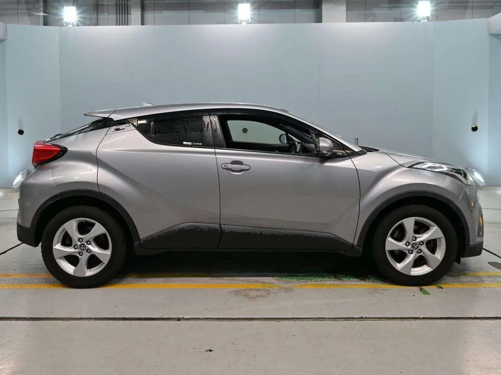 Toyota C-HR  с аукциона в Японии