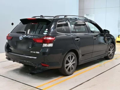 TOYOTA COROLLA FIELDER 2