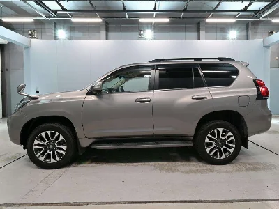 TOYOTA LAND CRUISER PRADO 4