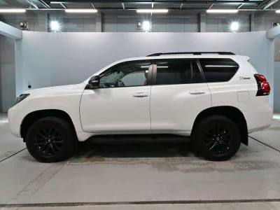TOYOTA LAND CRUISER PRADO 4