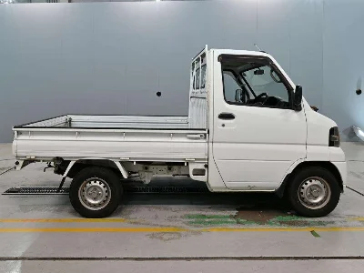 NISSAN CLIPPER TRUCK