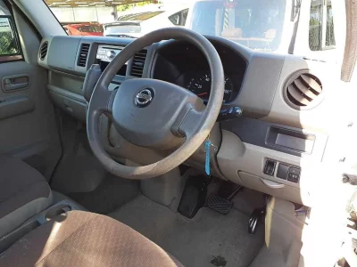 NISSAN CLIPPER VAN 2