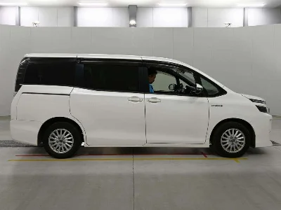Статистика аукционов Toyota Voxy
