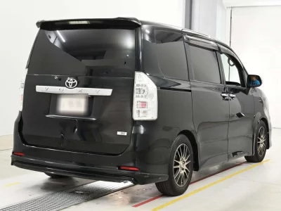 Статистика аукционов Toyota Voxy