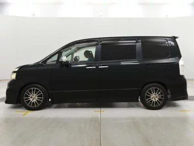 Статистика аукционов Toyota Voxy