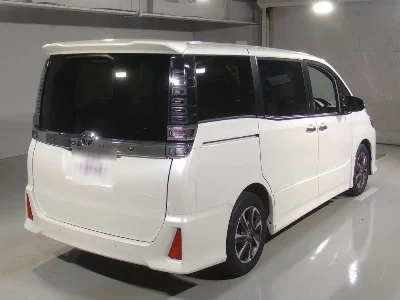 Статистика аукционов Toyota Voxy