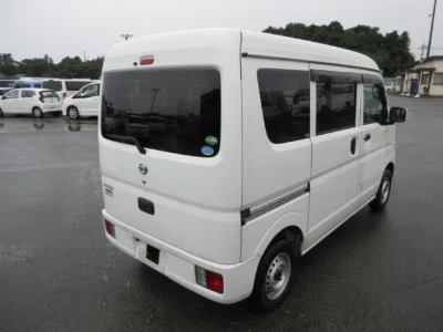 NISSAN CLIPPER VAN 2