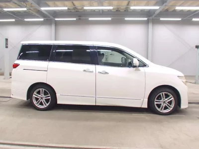 NISSAN ELGRAND 3