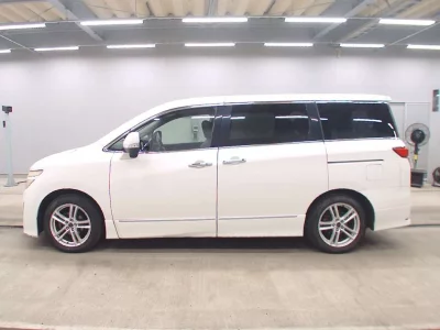 NISSAN ELGRAND 4