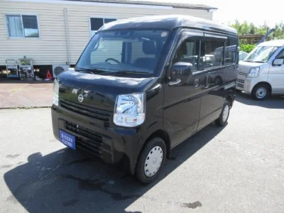 NISSAN CLIPPER VAN 1