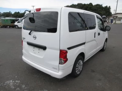 NISSAN NV200 1