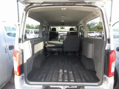 NISSAN NV350 CARAVAN 3