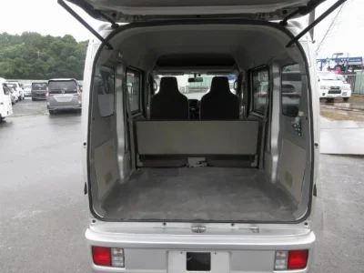 NISSAN CLIPPER VAN 3