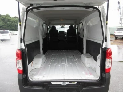 NISSAN NV350 CARAVAN 3