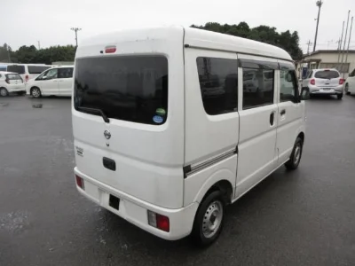 NISSAN CLIPPER VAN 2