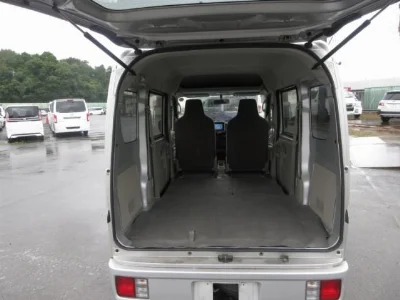 NISSAN CLIPPER VAN 3