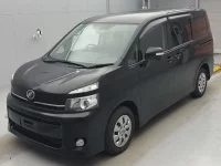 Цена авто Toyota Voxy с аукционов Японии, номер кузова ZRR70G, пробег 96 000, оценка 8