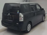 Цена авто Toyota Voxy с аукционов Японии, номер кузова ZRR70G, пробег 96 000, оценка 8
