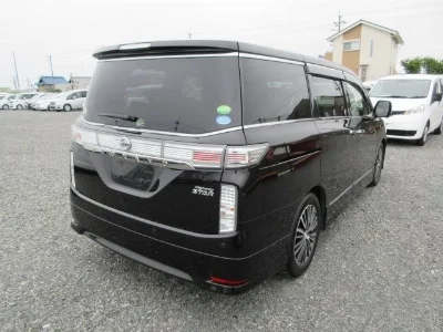NISSAN ELGRAND 2