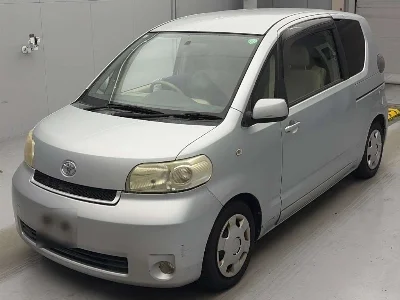 TOYOTA PORTE 1
