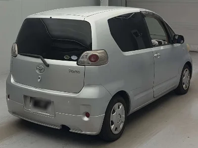 TOYOTA PORTE 2