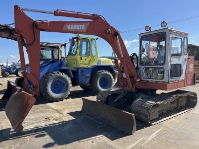 KUBOTA KUBOTA