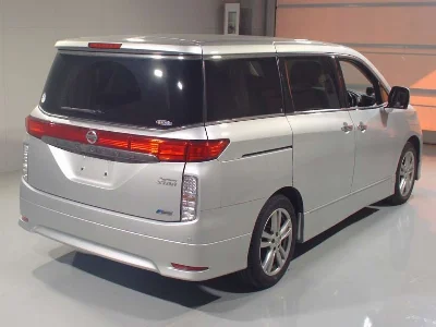 NISSAN ELGRAND 2