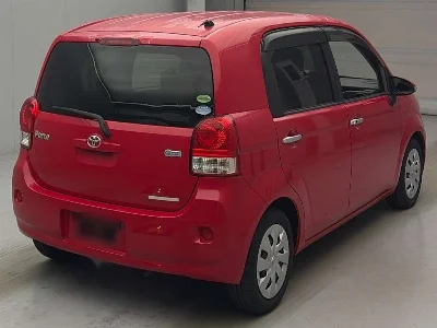 TOYOTA PORTE 2