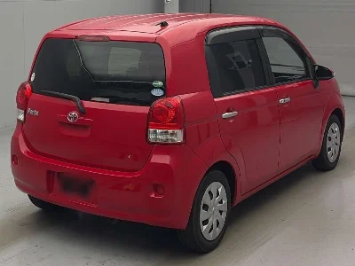 TOYOTA PORTE 2