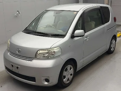 TOYOTA PORTE 1