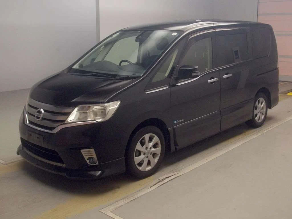 Nissan Serena  с аукциона в Японии