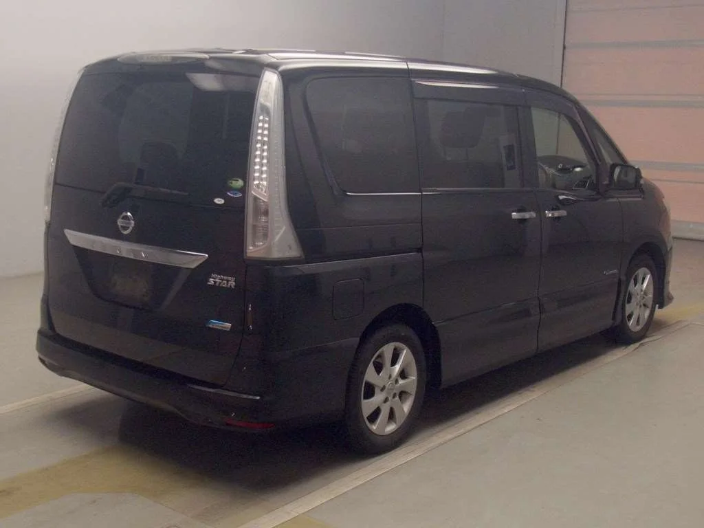 Nissan Serena  с аукциона в Японии