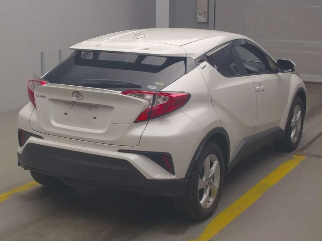Toyota C-HR  с аукциона в Японии