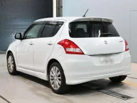 Цена авто Suzuki Swift с аукционов Японии, номер кузова ZC72S, пробег 172 000, оценка 2