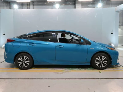 TOYOTA PRIUS PHV