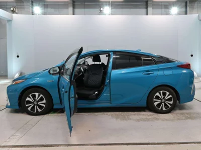 TOYOTA PRIUS PHV