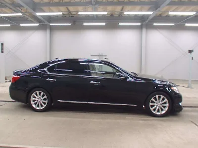 Lexus LS460L