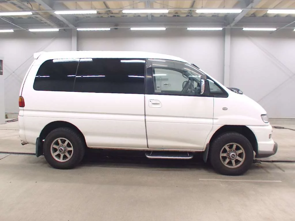 Mitsubishi Delica 2001