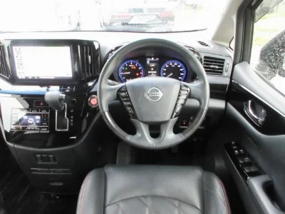 NISSAN ELGRAND 4