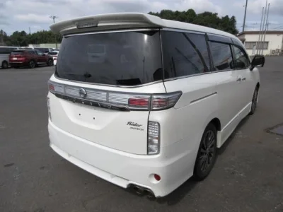 NISSAN ELGRAND 2
