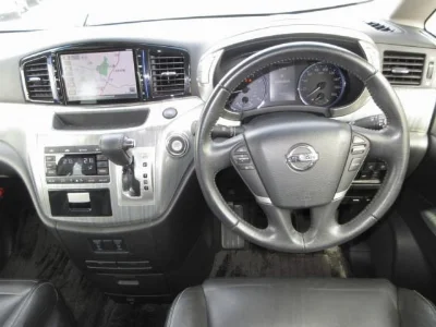 NISSAN ELGRAND 4