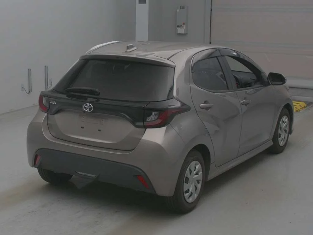 Toyota Yaris  с аукциона в Японии