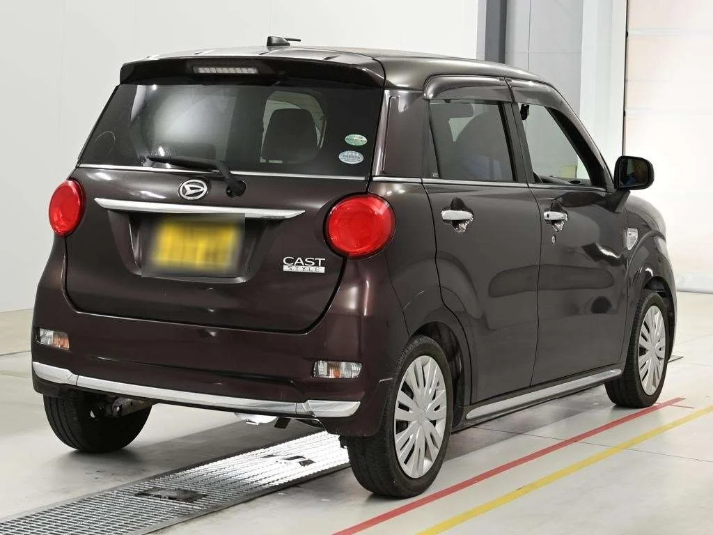 Daihatsu Cast  с аукциона в Японии